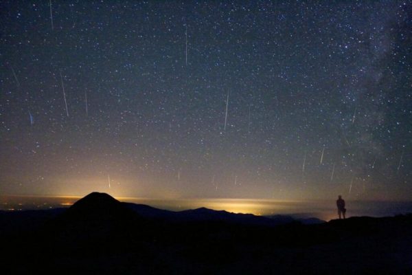 Perseidele 2026: Un Spectacol Astronomic de Excepție în Cerul României