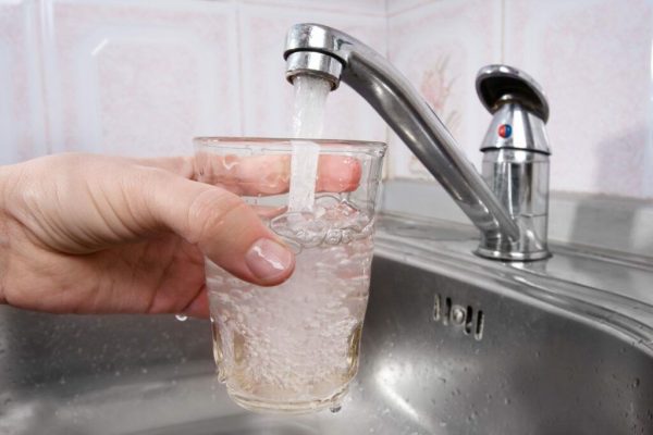 Apa de la robinet devine maronie: Semnele unei probleme grave și ce trebuie să știm despre mangan