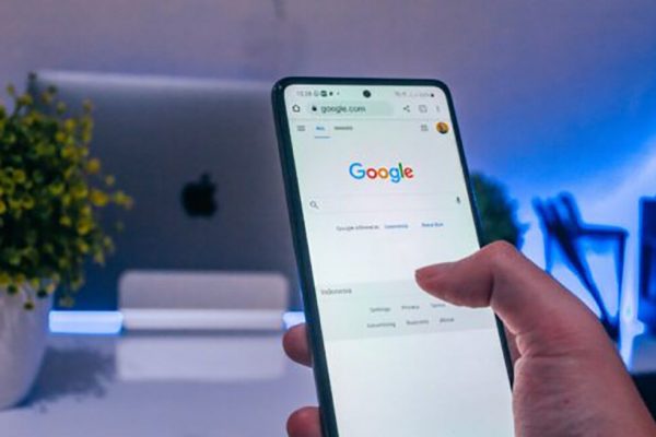 Explorarea Întrebărilor Frecvente Despre Sănătate: Ce Simptome Caută Oamenii pe Google și Ce Înseamnă Acestea