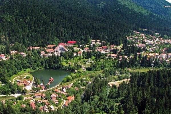 Descoperirea perlelor României: 5 stațiuni balneare de vis care îmbină natura cu sănătatea