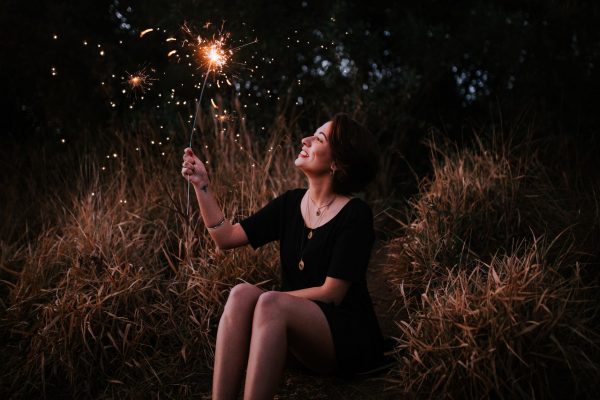 Zodiile Resiliente: Cum Scenariile de Viață Transformă Scenariile Astrologice