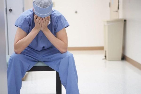 Criza Medicilor în România: Între Dedicare și Dileme Financiare