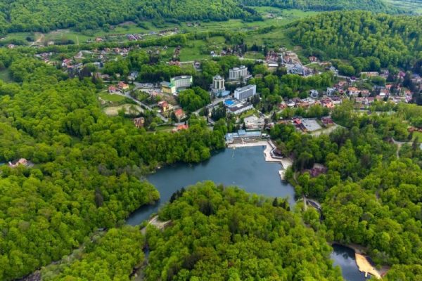 Sovata: O Oază de Sănătate în Inima Transilvaniei – Efectul Helioterm și Apele Sărate care Fac Minuni