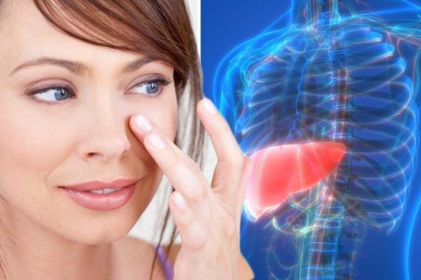 Semnele neglijate ale bolilor hepatice: Ce ne spun unghiile, mâinile și abdomenul despre sănătatea noastră?