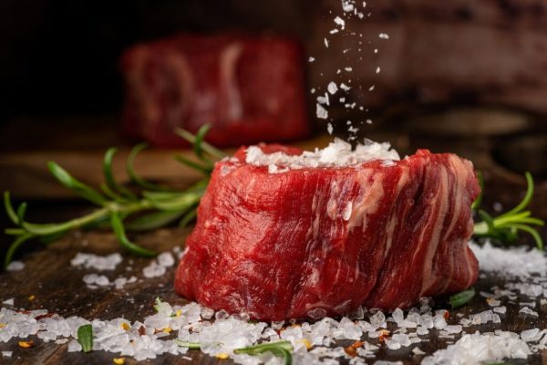 Impactul consumului de carne roșie asupra sănătății: Ce spun studiile recente?