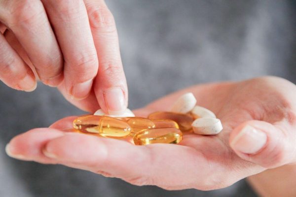 Impactul Vitaminei D și Calciului asupra Sănătății Oaselor în Perioada Menopauzei: O Analiză Detaliată