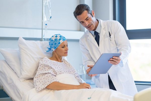 Simptomele cancerului la tineri: De ce sângerarea inexplicabilă nu trebuie ignorată