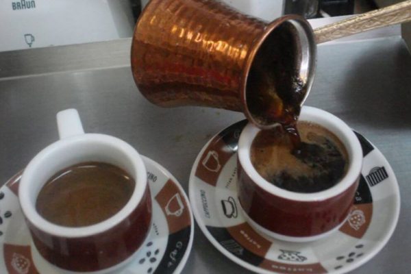 Influența Metodei de Preparare a Cafelei Asupra Colesterolului: Ce Trebuie Să Știm