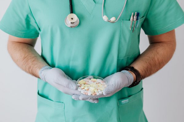 Dr. Mihai Grigoraș: Cazul unui medic oncolog pediatric în construcții și criza sistemului medical din România