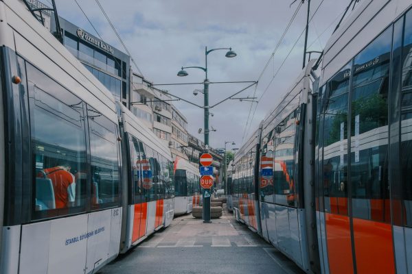 România în pericol de retrogradare: implicațiile Legii salarizării și banii din PNRR
