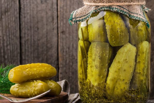 Secretele murăturilor crocante: Trucuri esențiale pentru castraveți perfecți