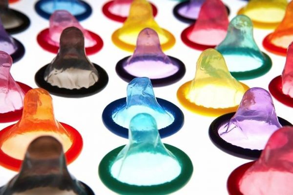 Riscurile prezervativelor neconforme: O alertă medicală în Franța și implicațiile pentru sănătate publică