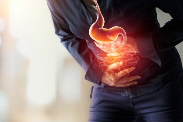Durerea în partea dreaptă sub coaste: Cauze, simptome și importanța evaluării medicale