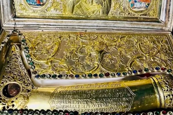 Moaștele Sfintei Ana în București: O premieră istorică și un moment de reflecție spirituală