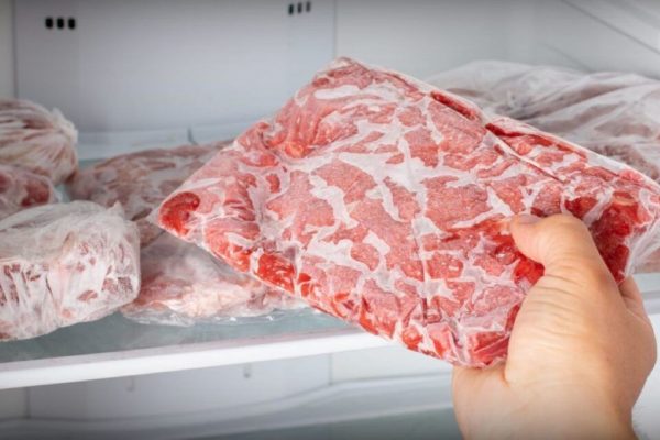 Cât de mult timp putem păstra carnea în congelator: Ghidul esențial pentru o alimentație sănătoasă