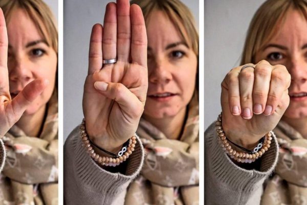 Gestul de Ajutor: Semnalul Discret al Victimelor Violenței Domestice