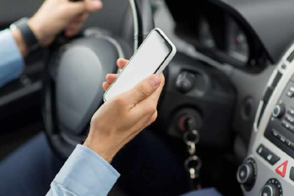 Impactul lansărilor muzicale asupra accidentelor rutiere: o analiză profundă a studiilor recente