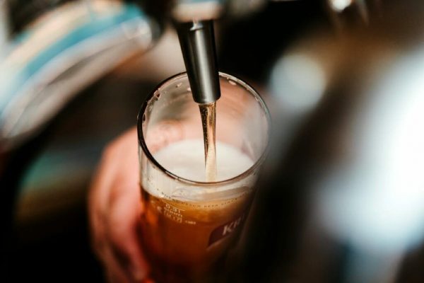 Alcoolul și Creșterea Alarmantă a Deceselor prin Cancer: O Analiză Detaliată