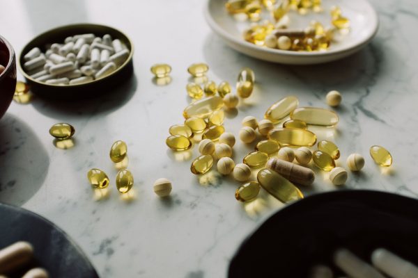 Ghid complet: Cele 3 vitamine esențiale pentru femeile la menopauză și impactul lor asupra sănătății