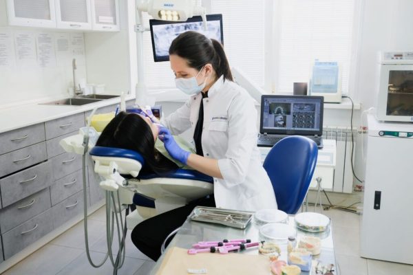 Sănătatea dentară: O privire profundă asupra importanței îngrijirii dentare și riscurile ignorării semnalelor organismului