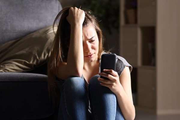 Impactul utilizării excesive a telefoanelor mobile asupra sănătății creierului: O analiză detaliată