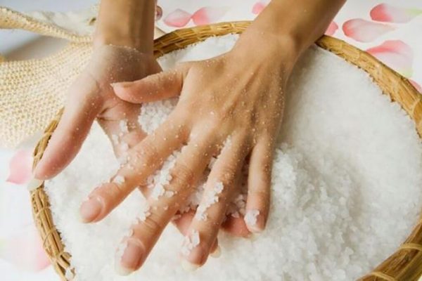 Obiectele de care trebuie să ne ferească tradiția: Ce nu ar trebui să dăm niciodată din casă