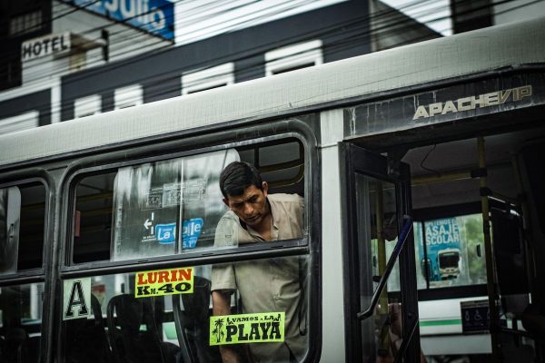 Revoluția Smoothie-urilor: Cum o Băutură Poate Ajuta Femeile de Peste 40 de Ani Să Pierdă Grăsimea Rapid