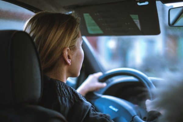 Restricții pentru Șoferii Începători: O Măsură Controversată pentru Siguranța Rutieră