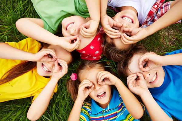 Explorând O Nouă Paradigmă Educațională: Sărbătoarea Curajului la Școala Waldorf Ilios