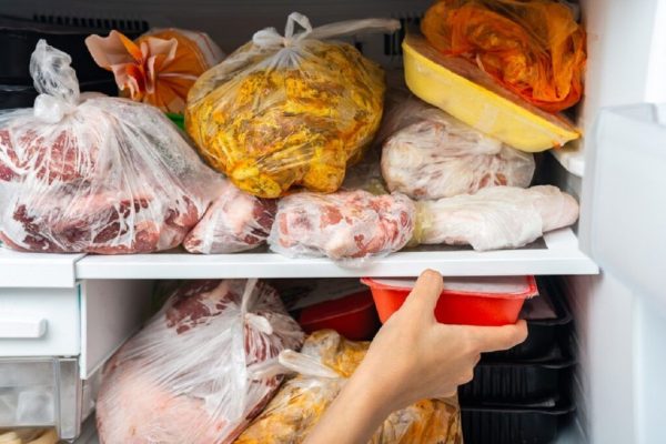 Riscurile gătitului alimentelor congelate: Ce trebuie să știi pentru a-ți proteja sănătatea