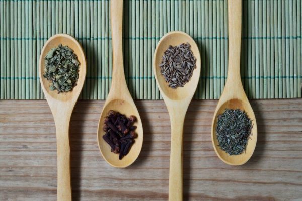 Beneficiile chimenului: Cum o lingură pe zi poate transforma sănătatea metabolică